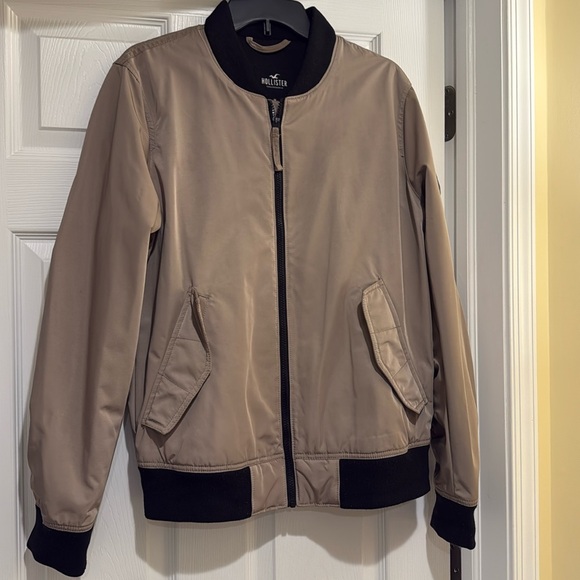 Hollister Other - Hollister Men's nylon Tan Bomber Jacket size medium
